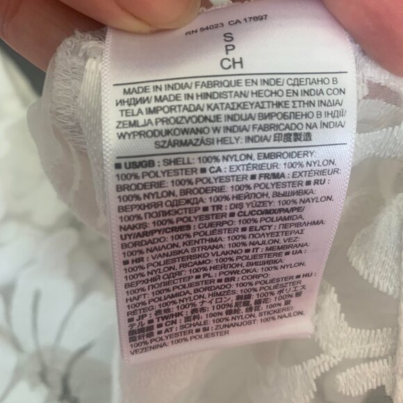 Banana Republic sheer white embroidered sleeveless top size small - Picture 7 of 7